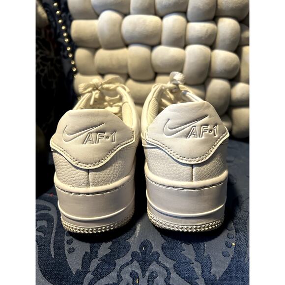 Nike Sage Low Triple White Air Force 1 Size 7/EU 38 - Picture 6 of 8